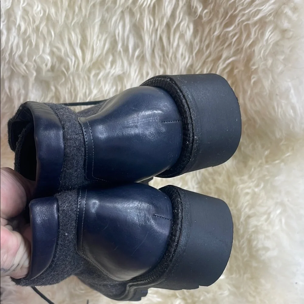 Made in Italy‼️ Gray and Black Chukka Boots with Minimalist Design